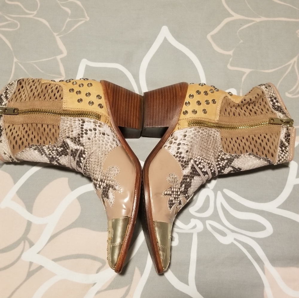 Donald J Pliner Cowboy boots